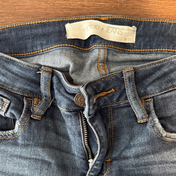 Woman's Hidden Boot Cut Jeans with Frayed Hem. Size 26 - Picture 4 of 6